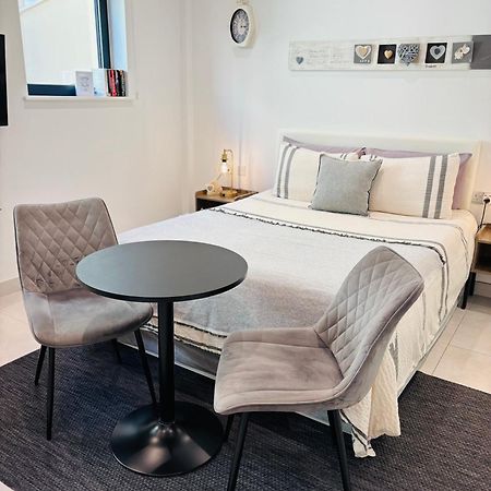 Gibraltar Central Suites Eksteriør bilde