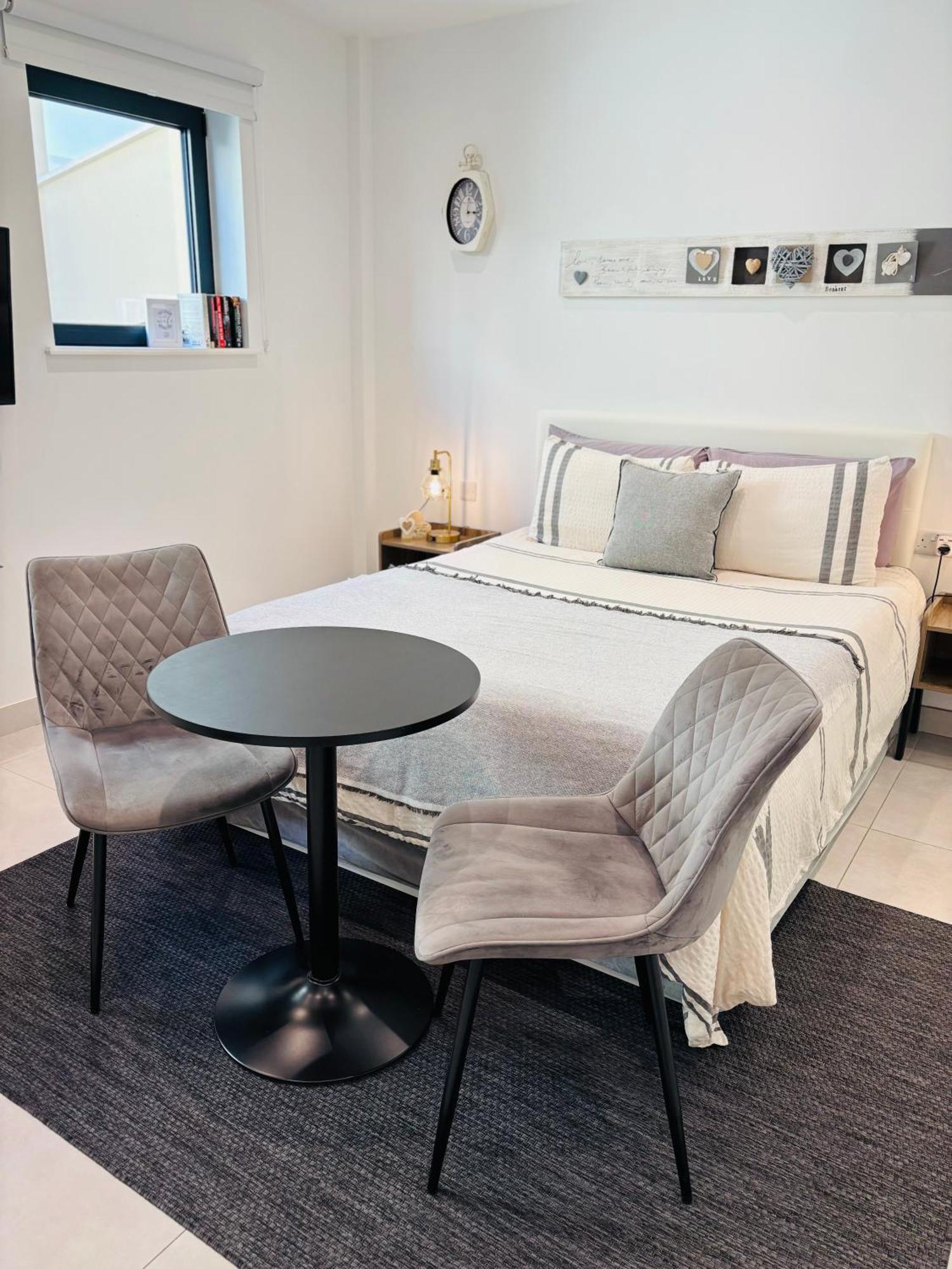 Gibraltar Central Suites Eksteriør bilde